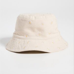 Madewell Canvas Embroidered Bucket Hat with Daisy Details